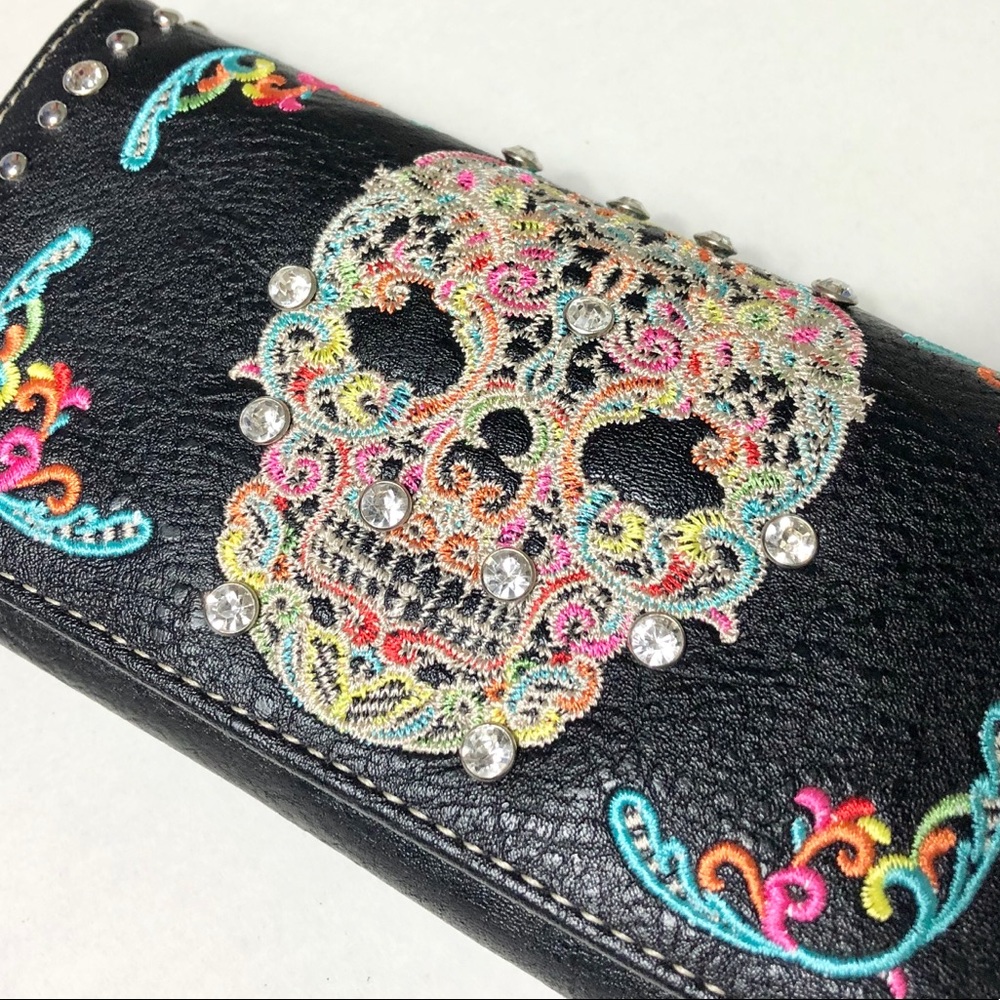 Montana West Embroidered Skull Black Wristlet Missing One Crystal - Picture 8 of 8